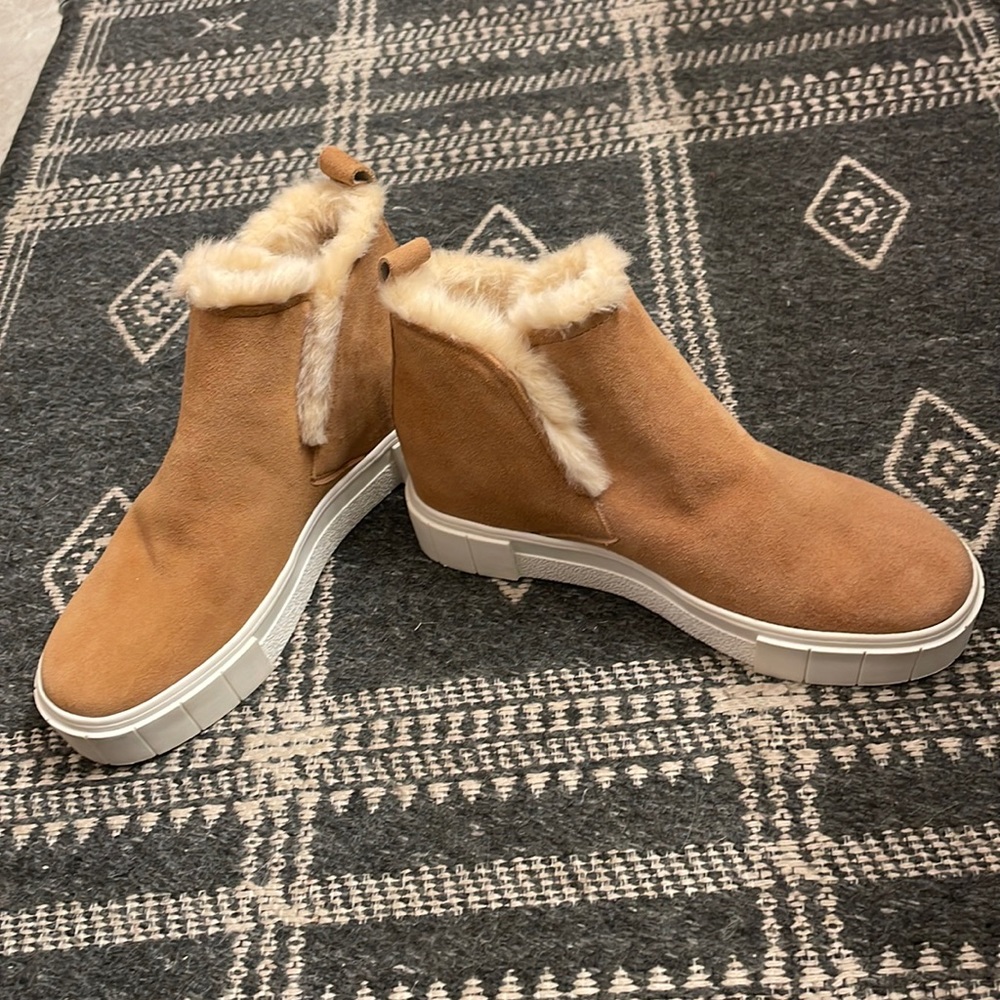 NEW Dolce Vita Boots | tan w/fur| Size 9